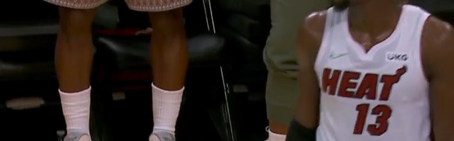  巴特勒三双热火加时险胜尼克斯  