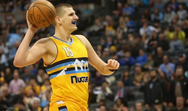  约基奇全能表现斩获三双,掘金轻取马刺稳居西部榜首