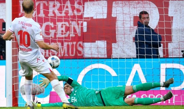  诺伊尔失误送大礼，拜仁主场憾平柏林  