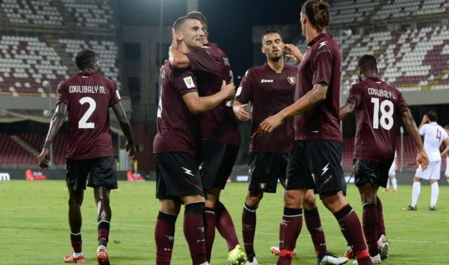  斯佩齐亚保级关键战役，全队众志成城守住希望