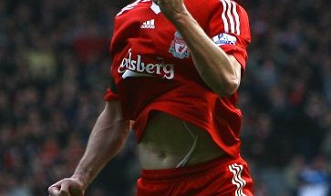  维拉公园球场狂欢，阿斯顿维拉四球横扫谢菲联